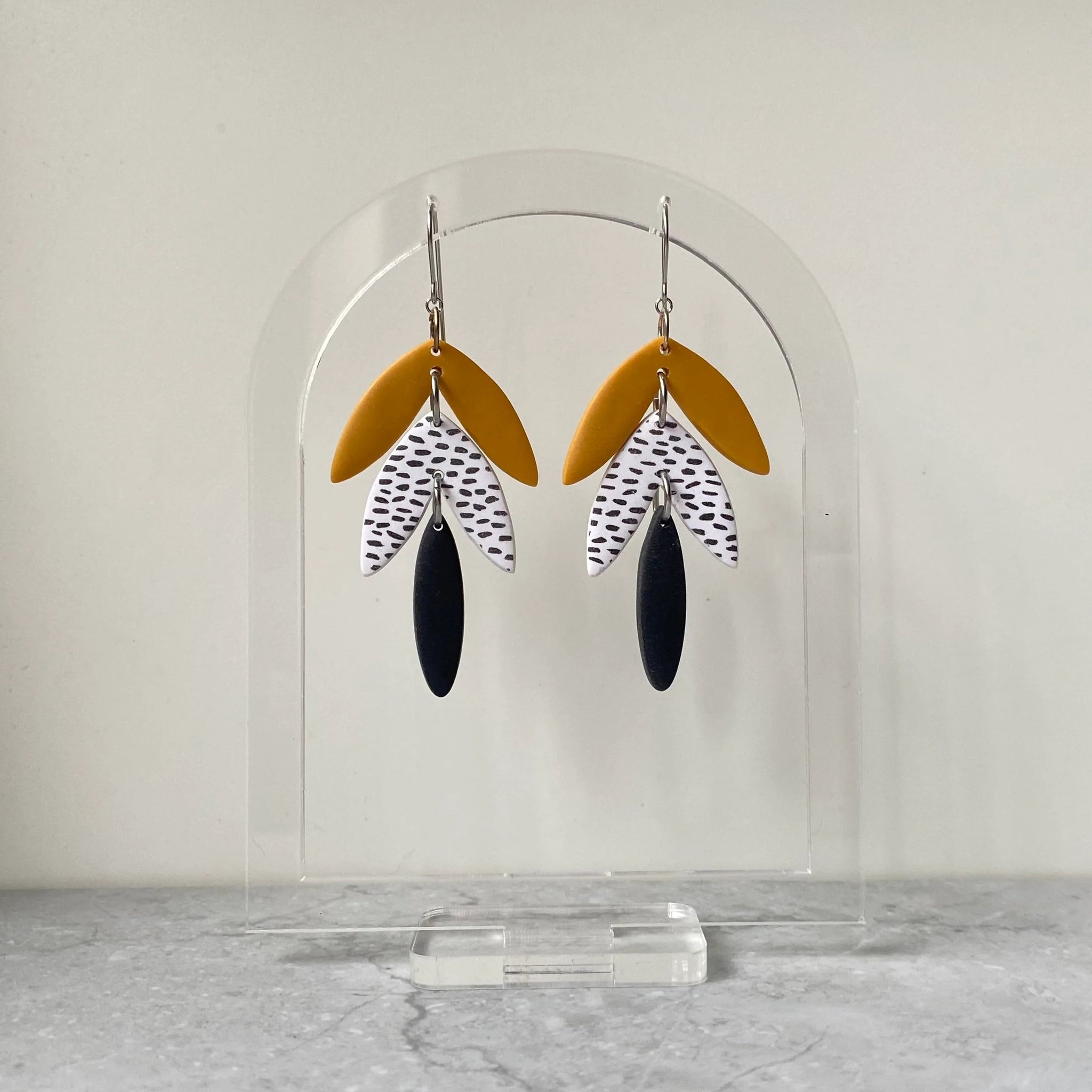 Charlotte mustard leaf drop dangles