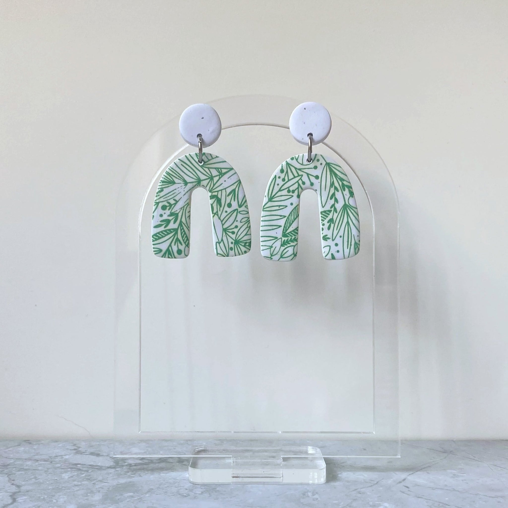 Greta greenery print arch dangles